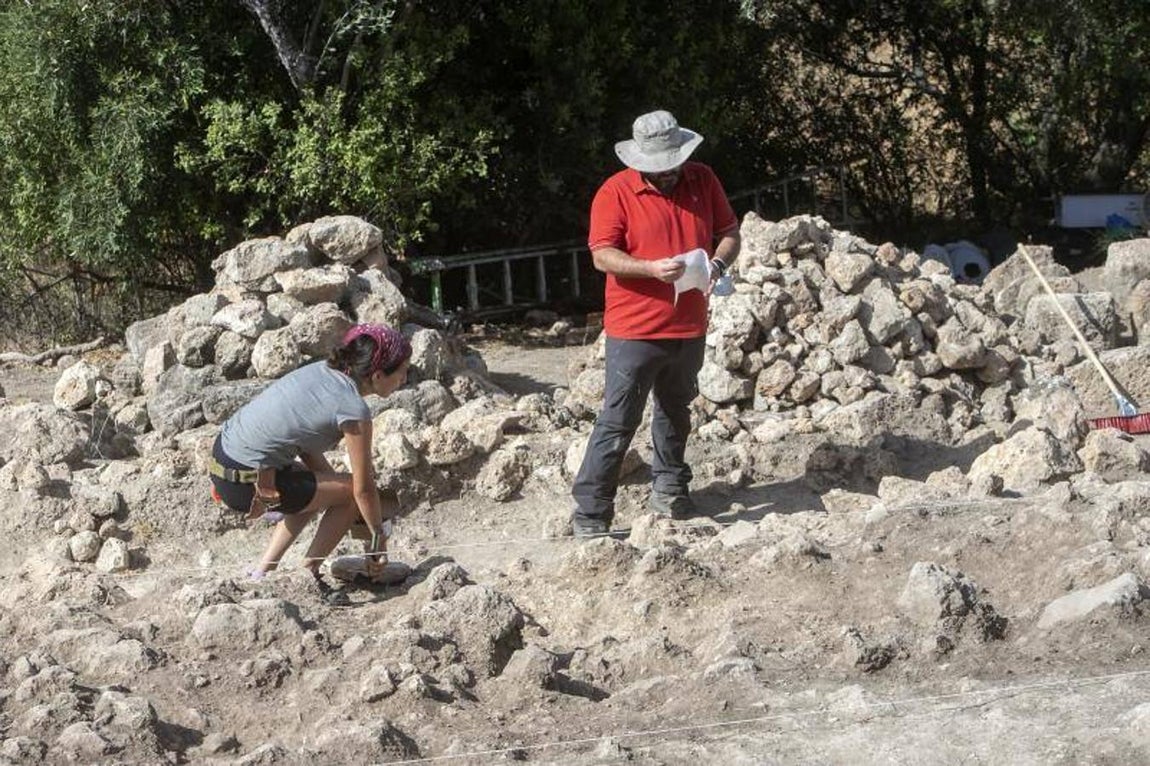 El yacimiento íbero del Cerro de la Merced en Cabra, en imágenes