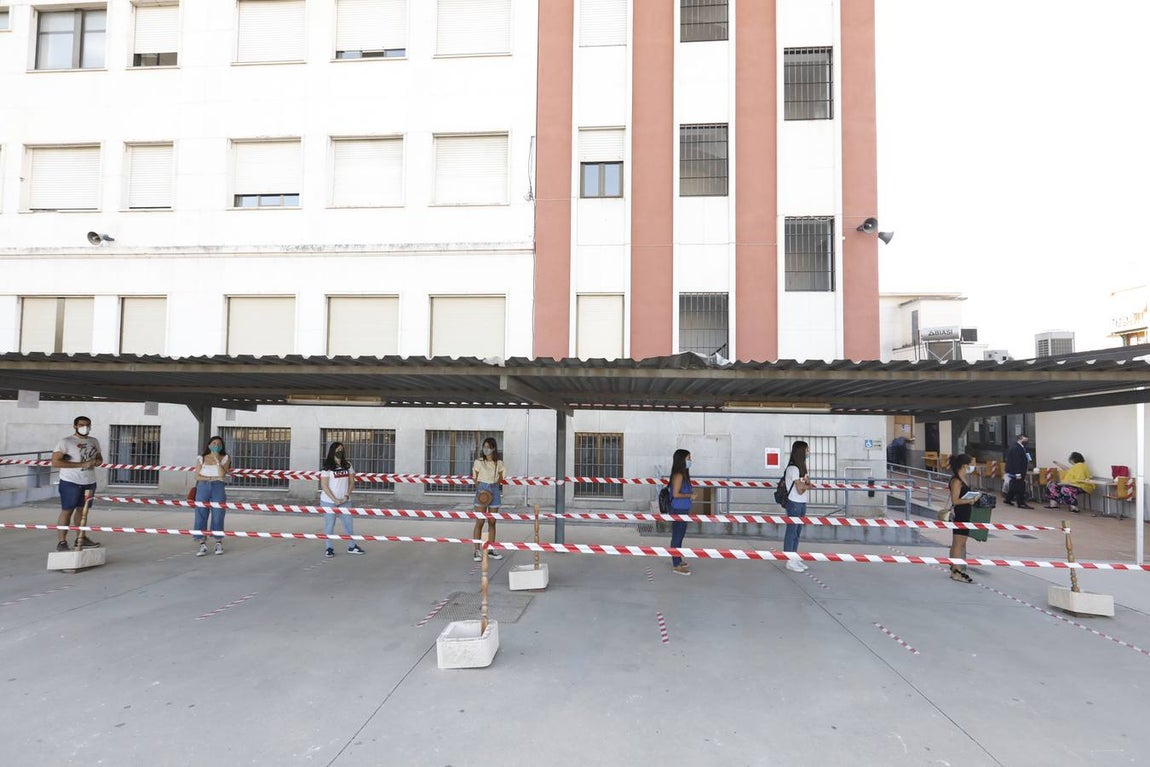 En imágenes, los test en la Escuela de Magisterio «Sagrado Corazón» de Córdoba