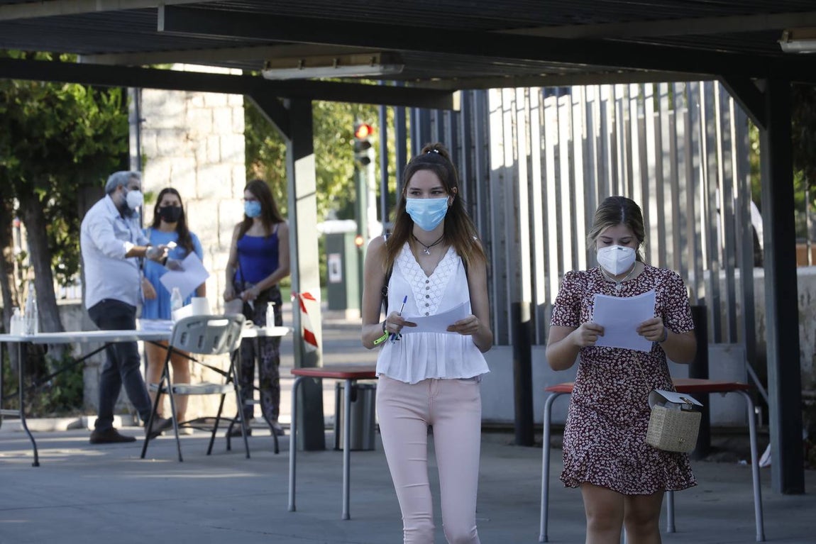 En imágenes, los test en la Escuela de Magisterio «Sagrado Corazón» de Córdoba