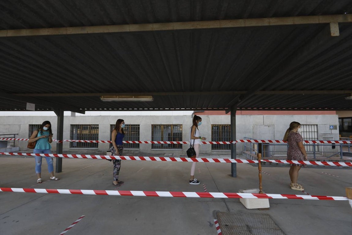 En imágenes, los test en la Escuela de Magisterio «Sagrado Corazón» de Córdoba