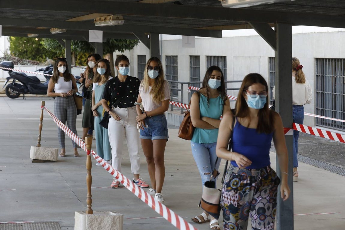 En imágenes, los test en la Escuela de Magisterio «Sagrado Corazón» de Córdoba