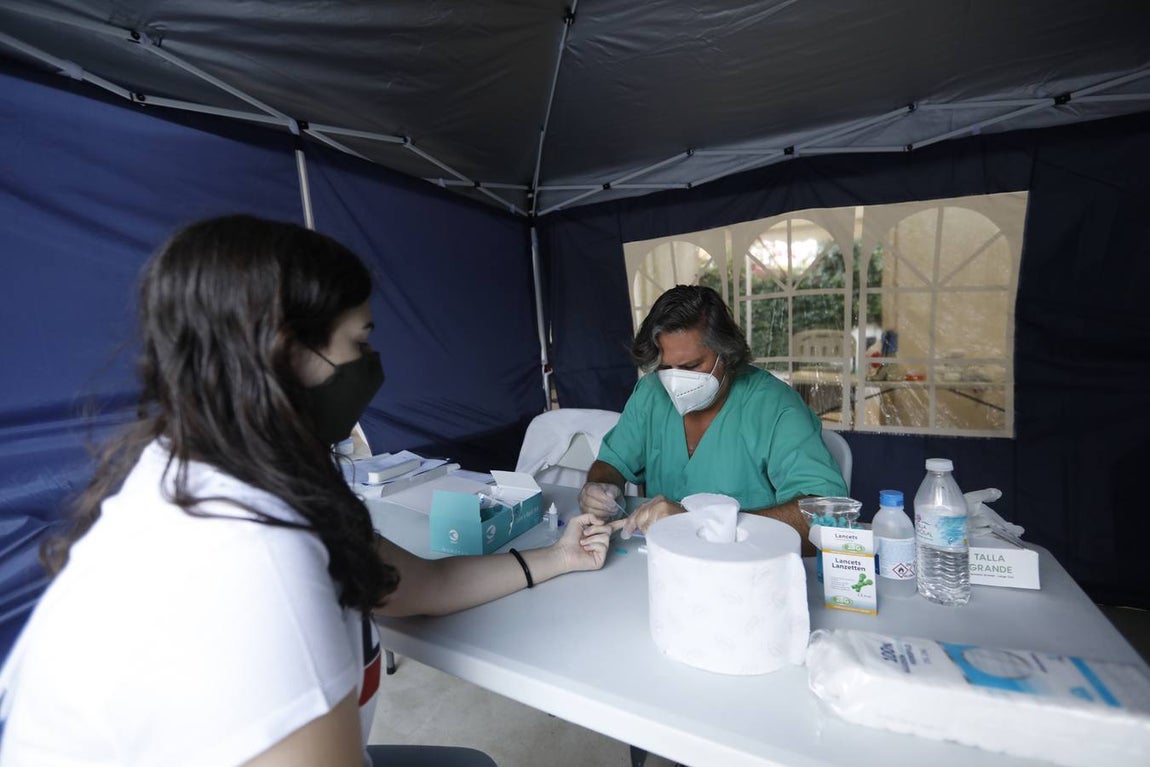 En imágenes, los test en la Escuela de Magisterio «Sagrado Corazón» de Córdoba