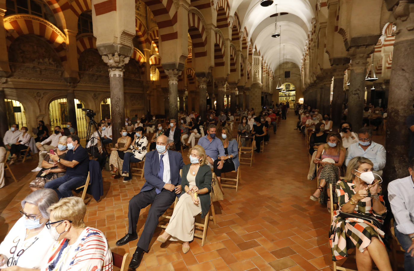 El concierto de Pasión Vega en la Mezquita-Catedral de Córdoba, en imágenes