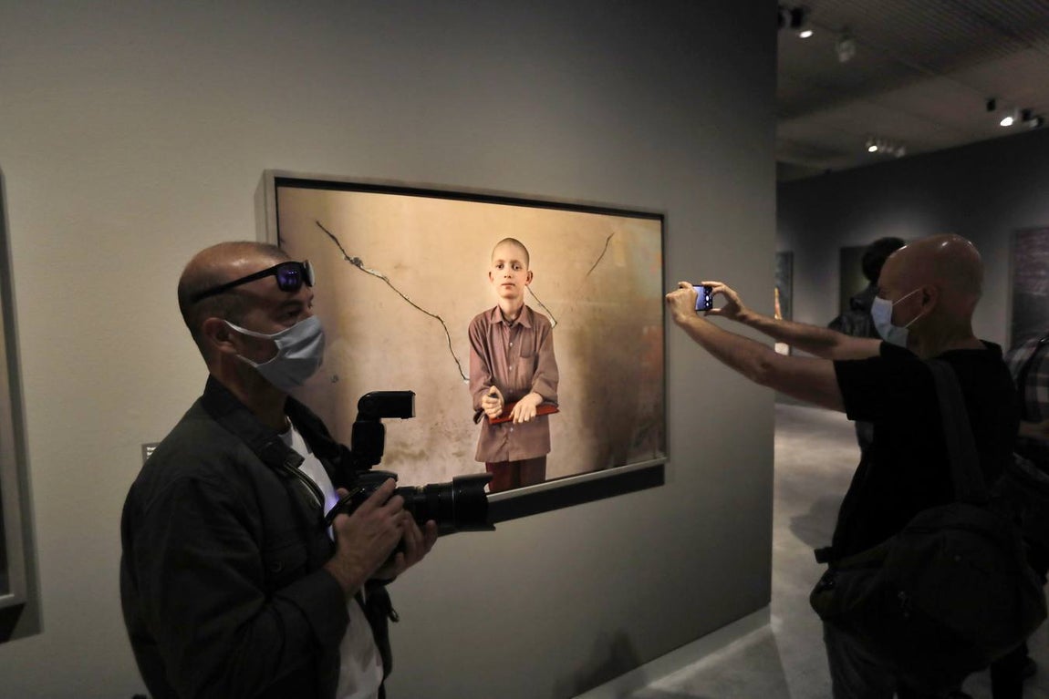 Inauguración de la exposición fotográfica «Tierra de sueños» en CaixaForum