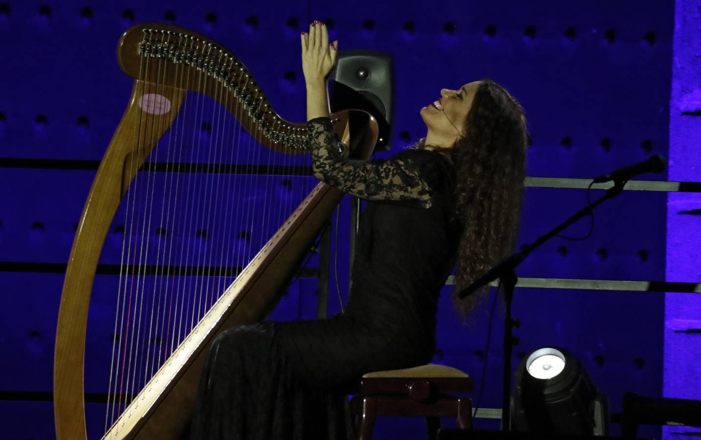 Ana Crismán y lo del arpa flamenca en la Bienal