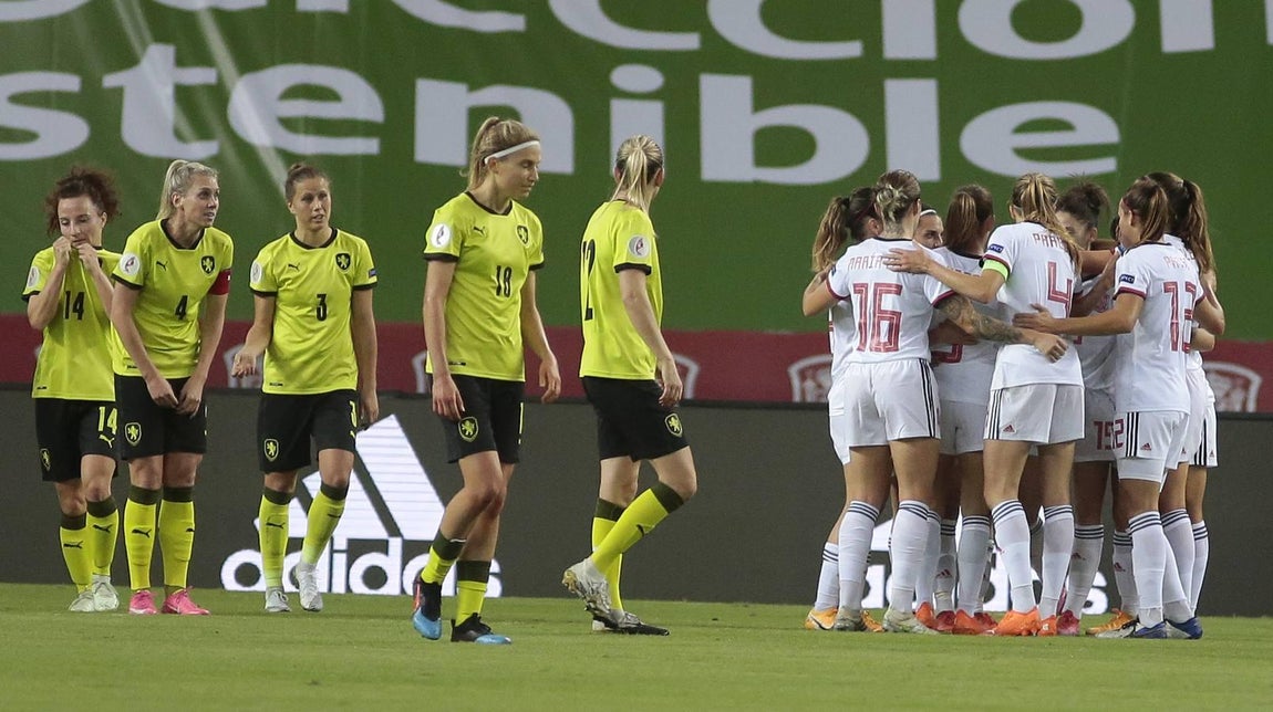 Las mejores imágenes del partido entre las selecciones femeninas de España y República Checa