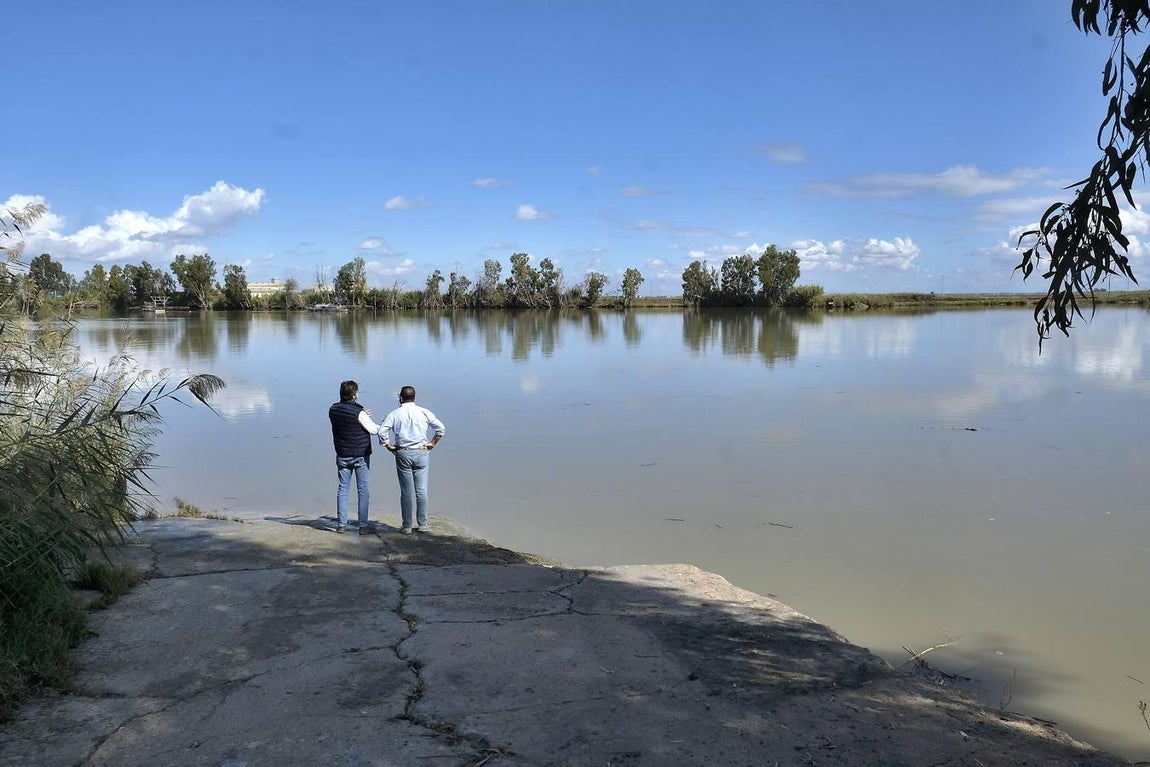 El fangueo deja impresionantes imágenes en Isla Mayor