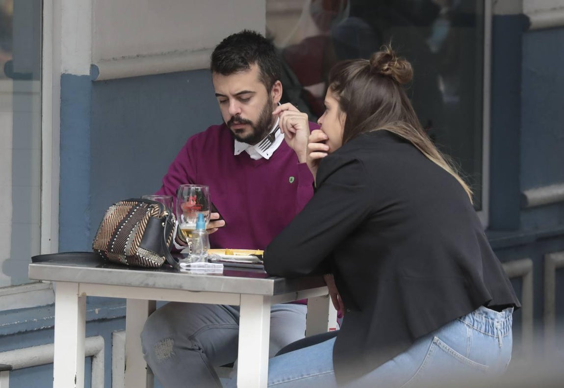Mascarillas obligatorias en las terrazas de los bares de Sevilla