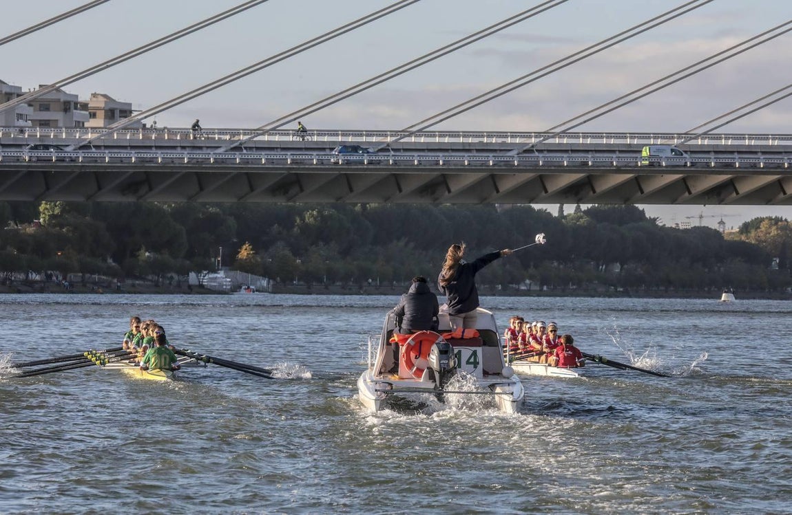 Victoria bética en la regata sevillana