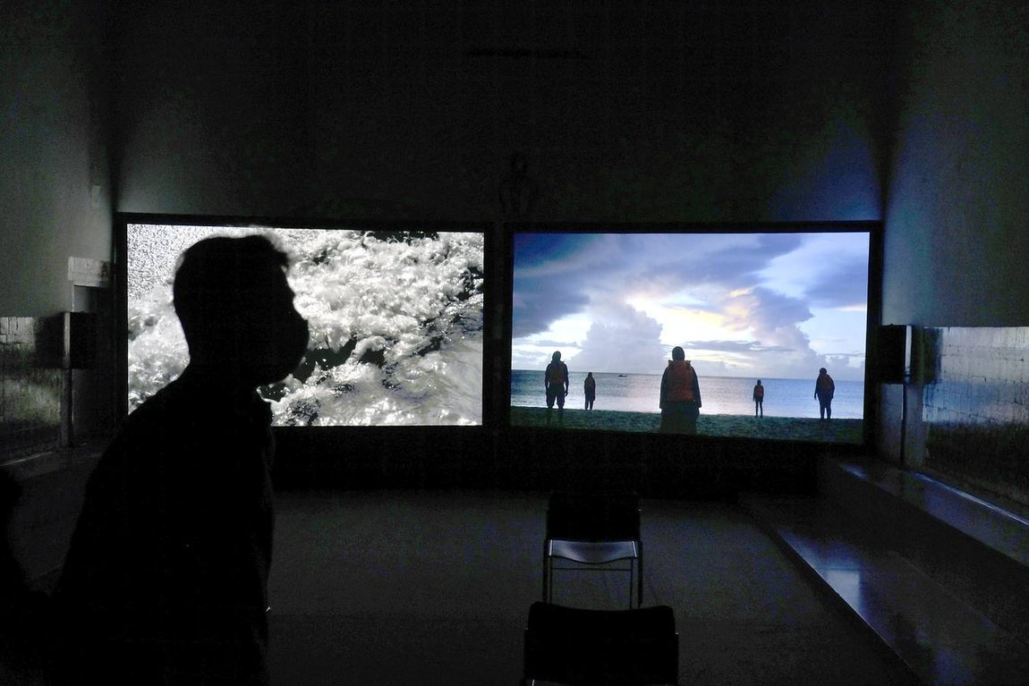 La exposición de John Akomfrah en el CAAC, en imágenes