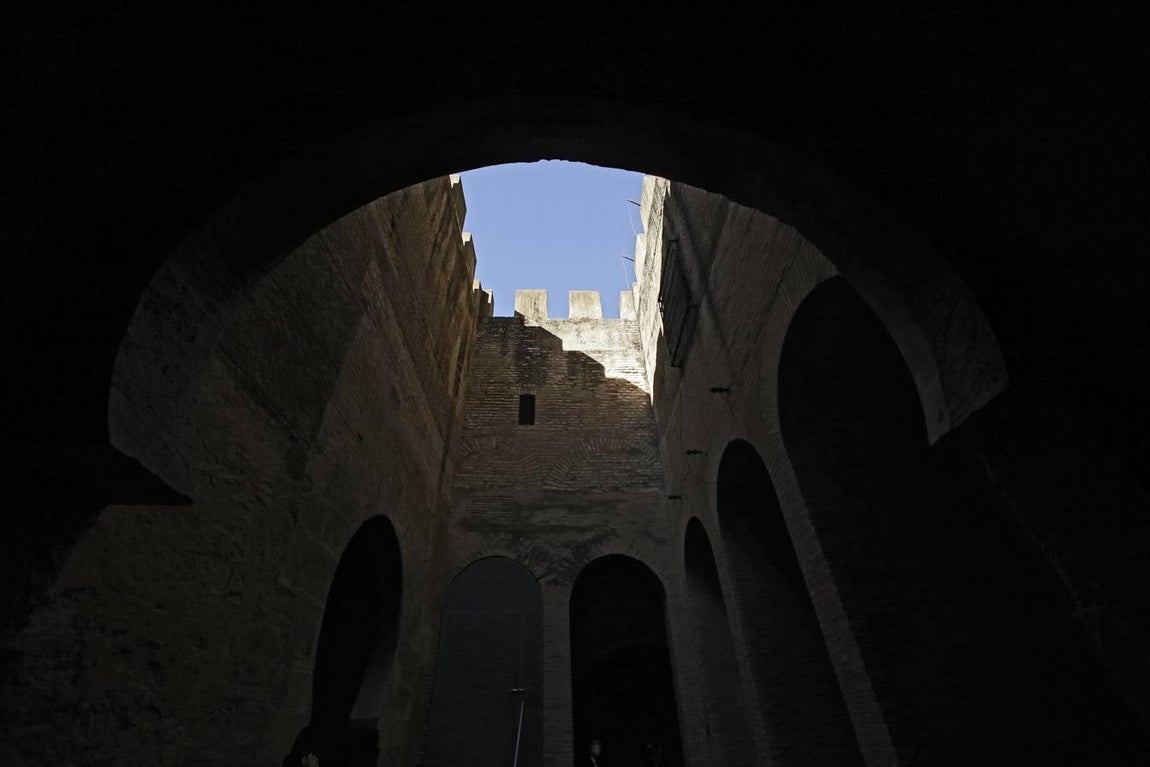 En imágenes, las entrañas de la Puerta de Córdoba: la cárcel del martirio de San Hermenegildo