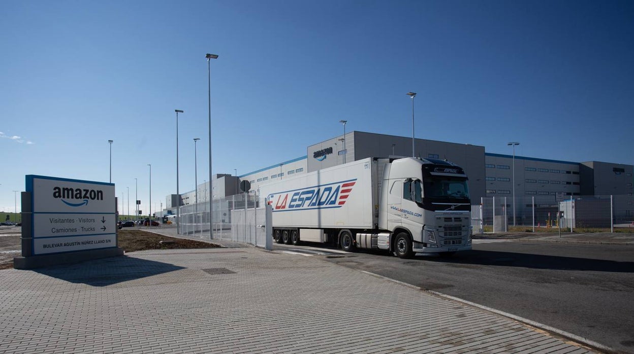 La actividad en torno al nuevo almacén de Amazon en Dos Hermanas