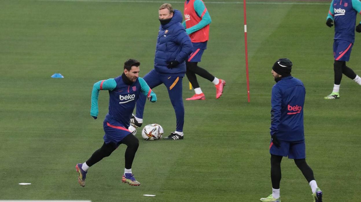 El Barcelona se prepara para la final de la Supercopa de España en Sevilla