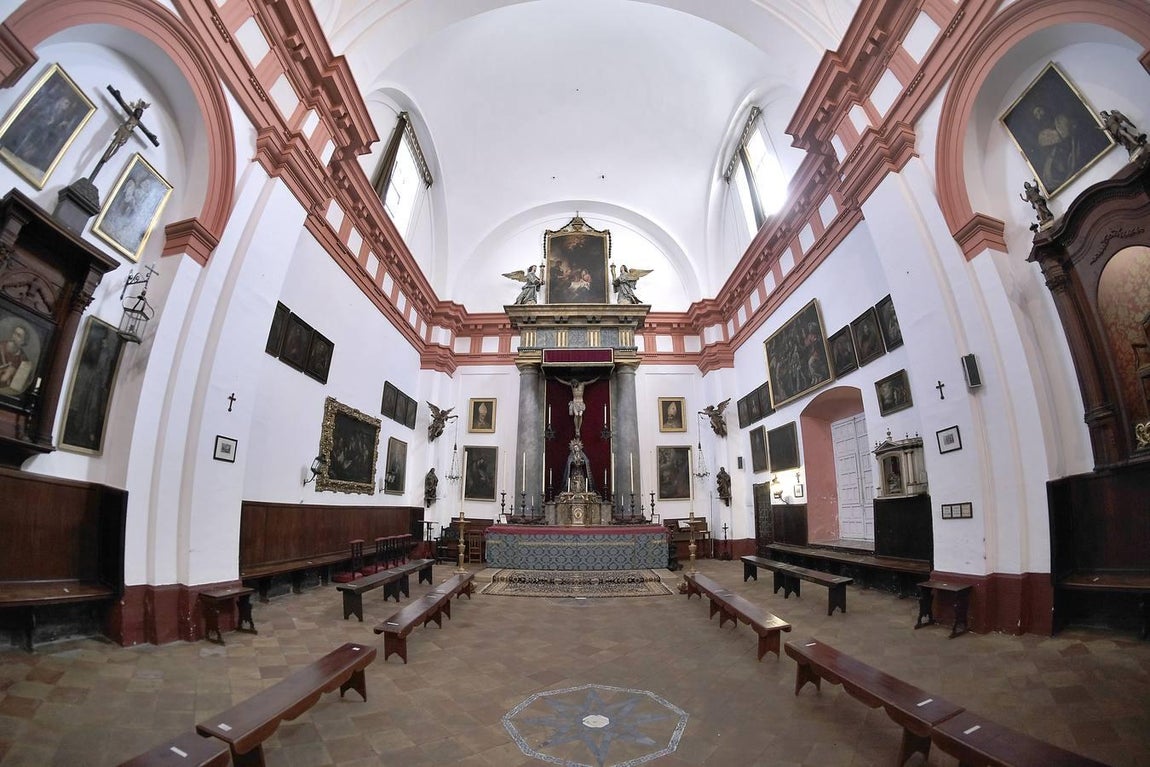 Los tesoros ocultos de la parroquia de Santa Cruz en Sevilla