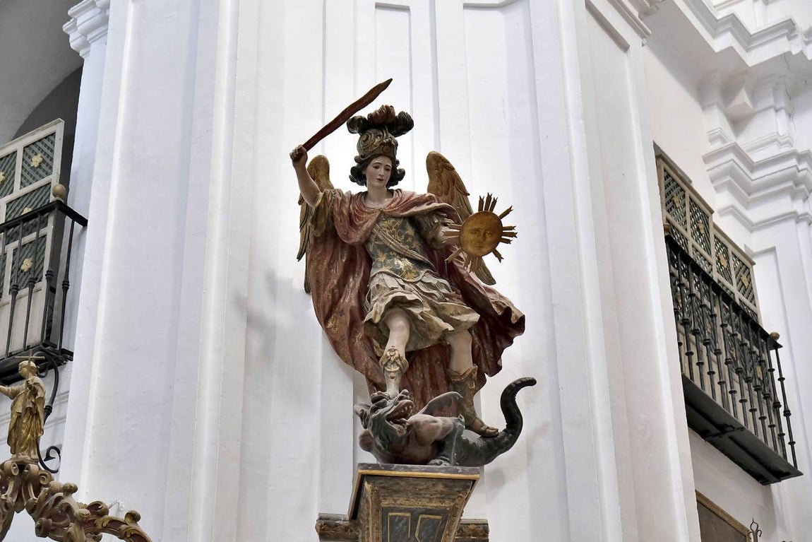 Los tesoros ocultos de la parroquia de Santa Cruz en Sevilla