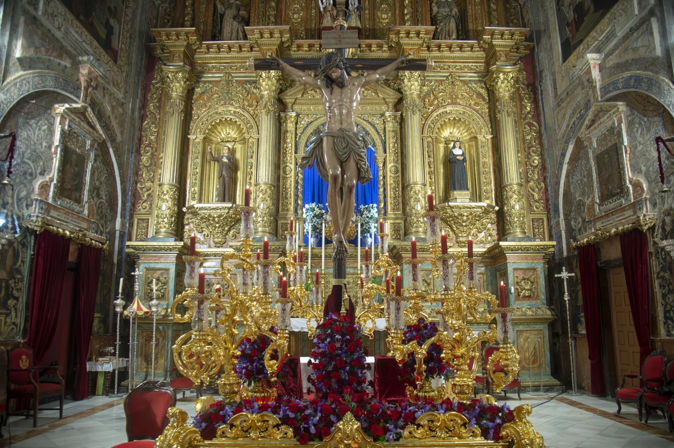 El altar de quinario del Cristo de las Cinco Llagas de la Trinidad