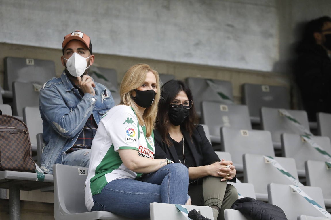 La vuelta del público en el Córdoba CF - Real Murcia, en imágenes