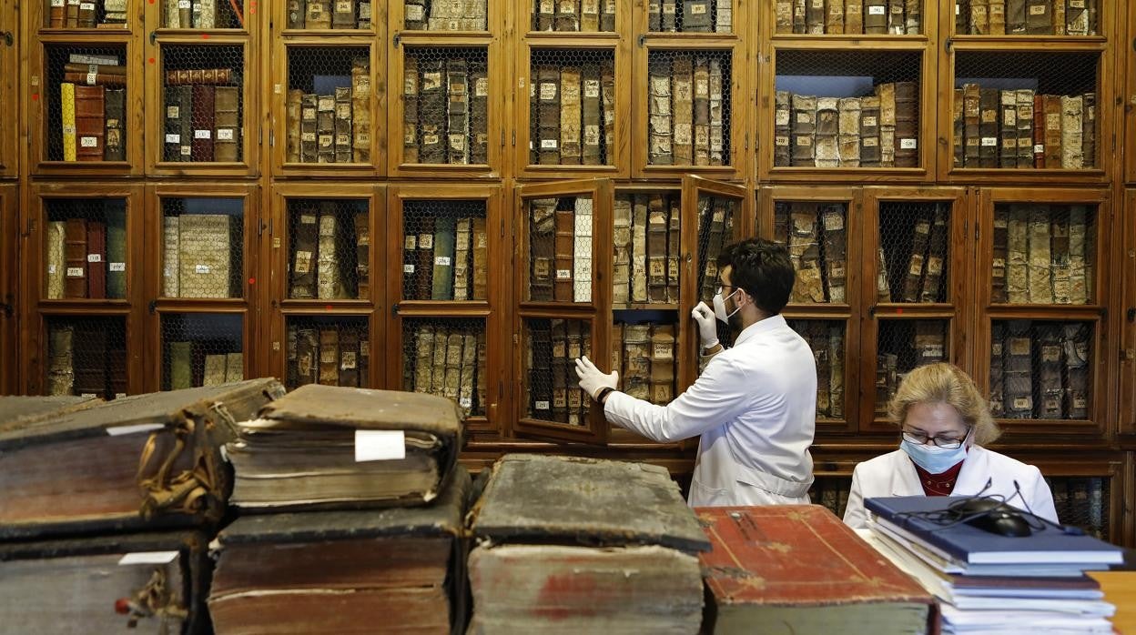El archivo de la Mezquita-Catedral de Córdoba, en imágenes