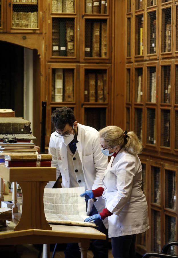 El archivo de la Mezquita-Catedral de Córdoba, en imágenes