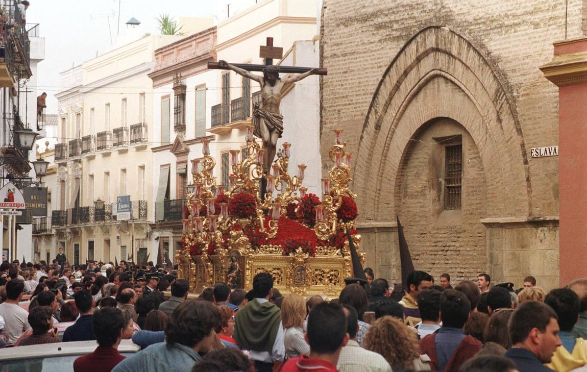 Santísimo Cristo del Buen Fin en su estación de penitenia de 1999