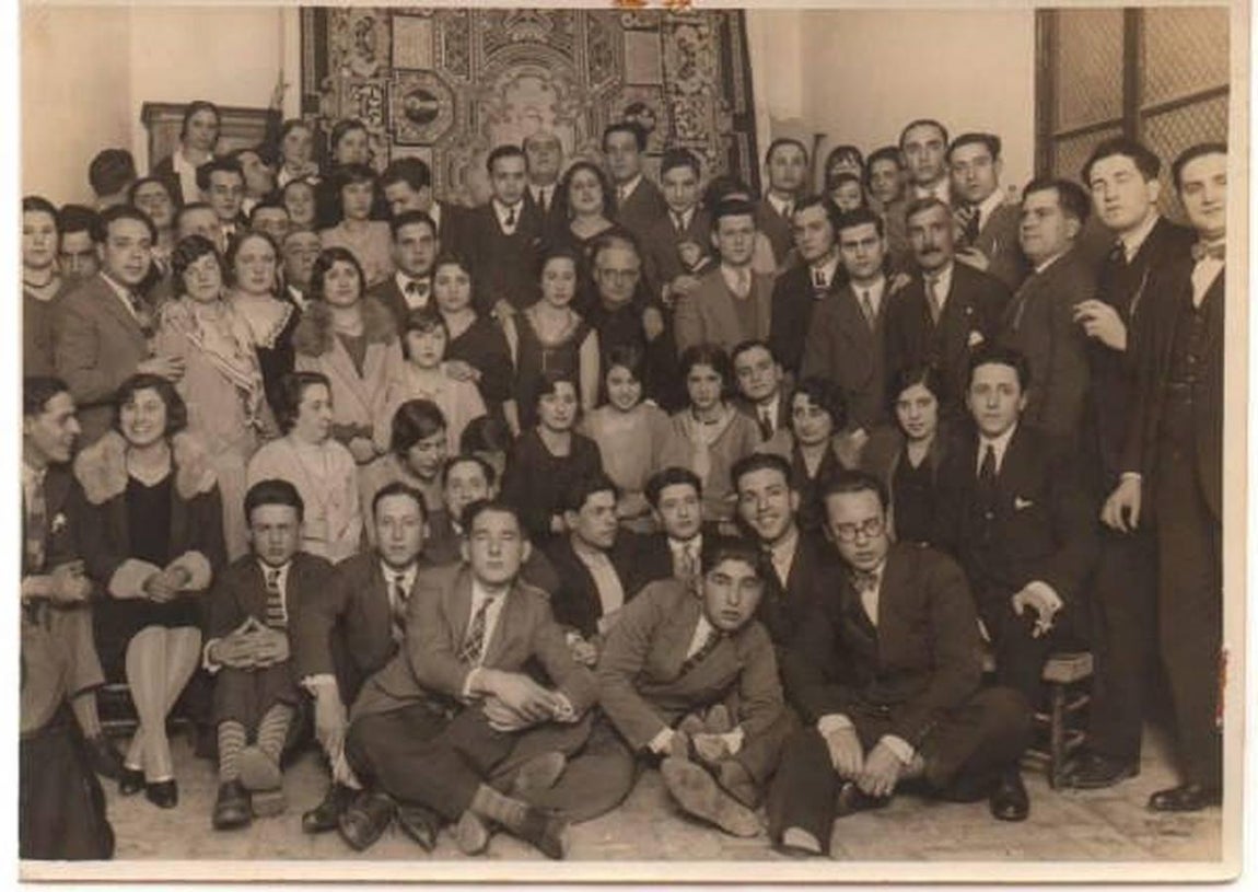 Finalización del techo de palio de la Hermandad del Buen Fin