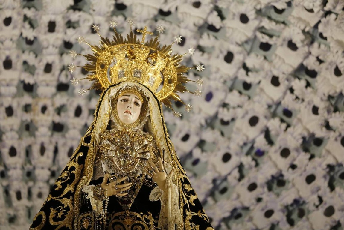 El Viernes de Dolores en la plaza de Capuchinos de Córdoba, en imágenes