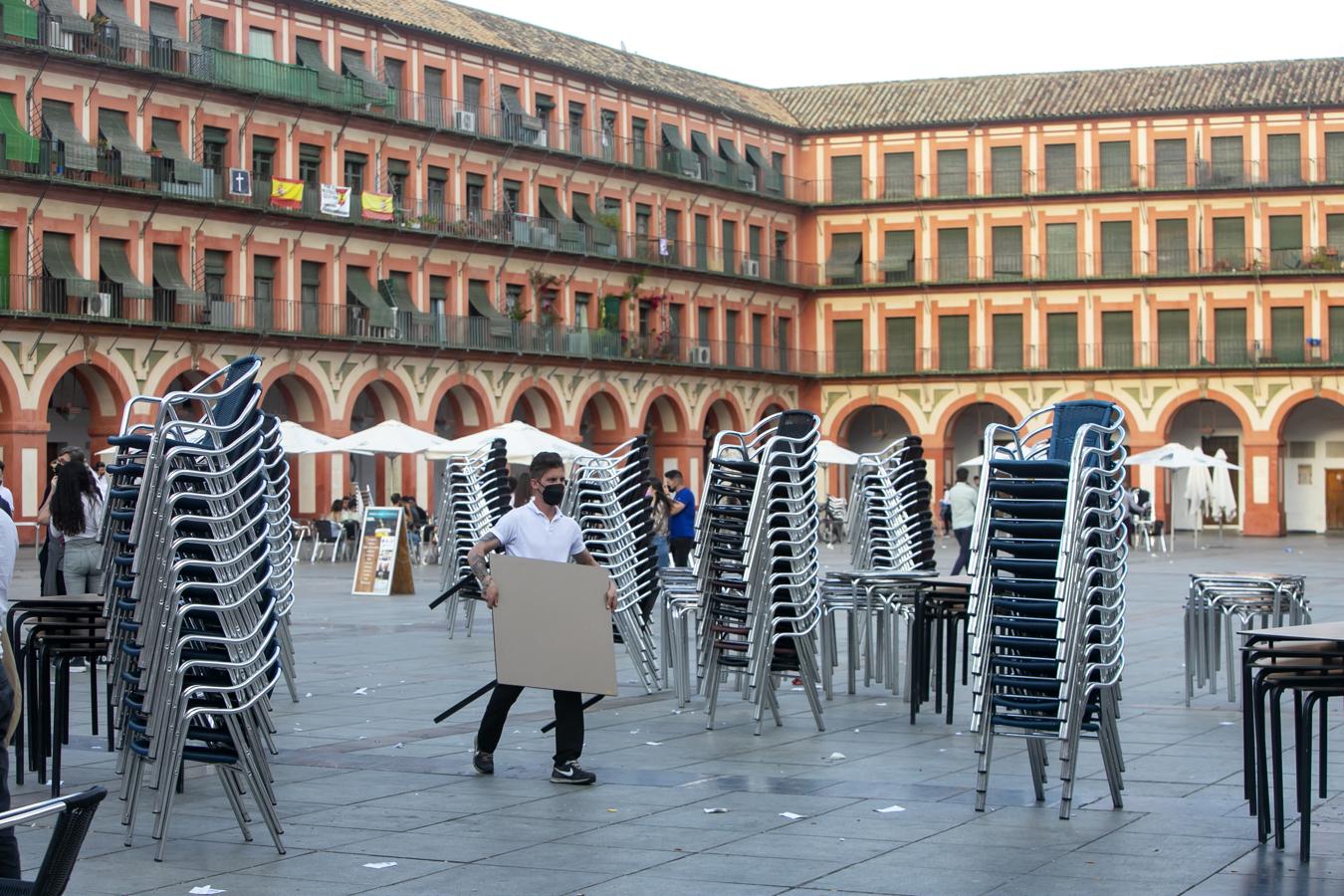 El cierre de los bares a las ocho en Córdoba, en imágenes