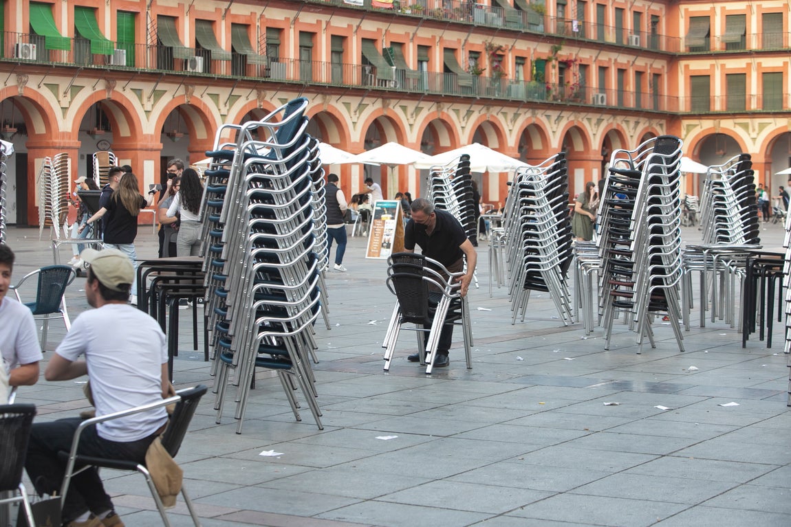 El cierre de los bares a las ocho en Córdoba, en imágenes
