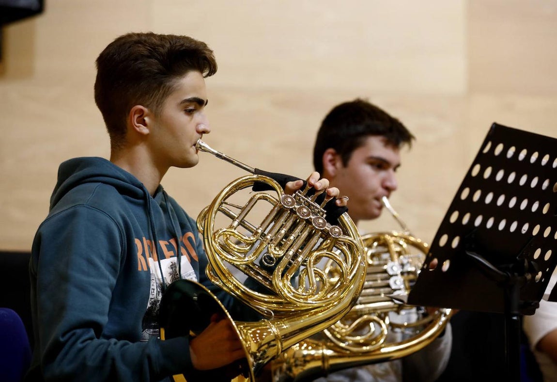 La clase magistral de la Orquesta de Córdoba en el conservatorio, en imágenes