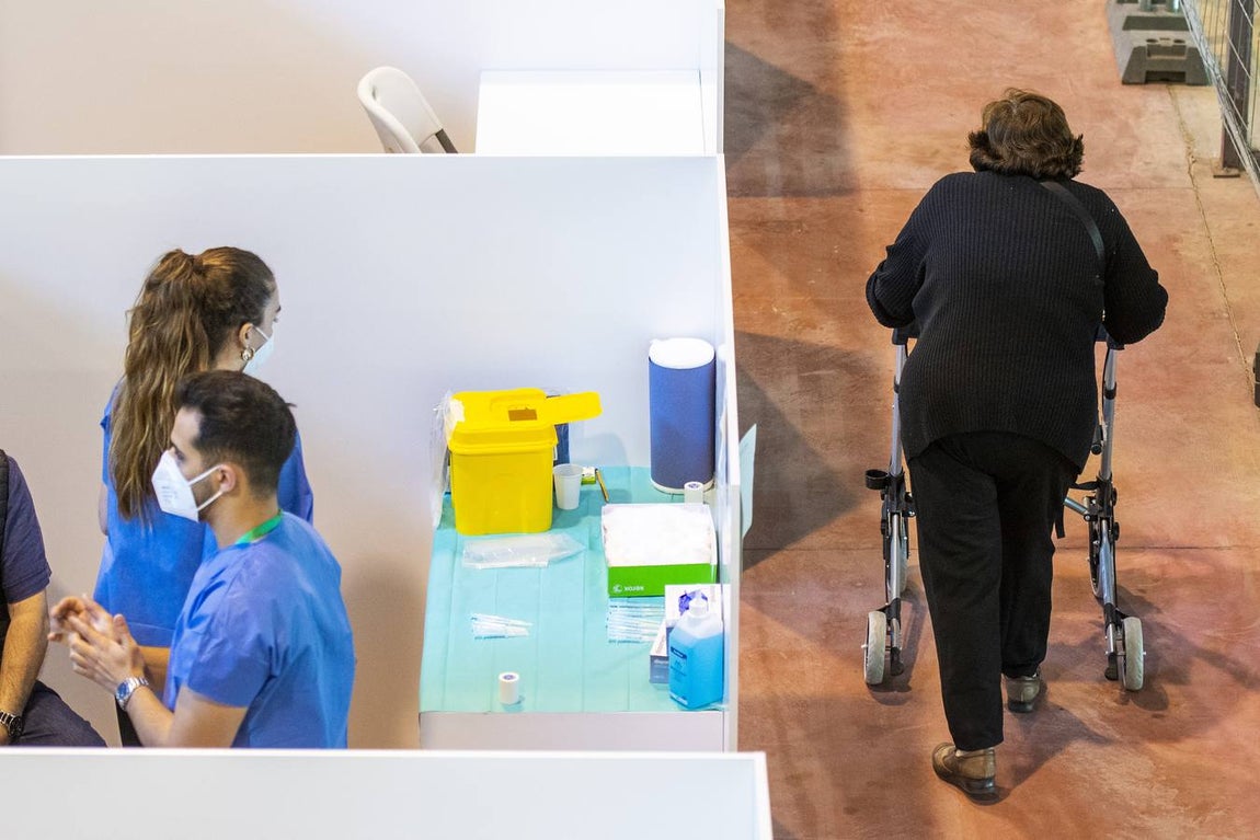 Vacunación masiva en el estadio de la Cartuja