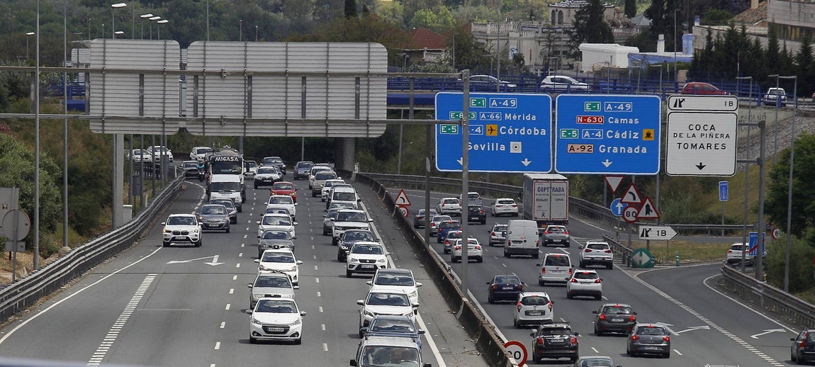Tráfico intenso en la salida de Sevilla