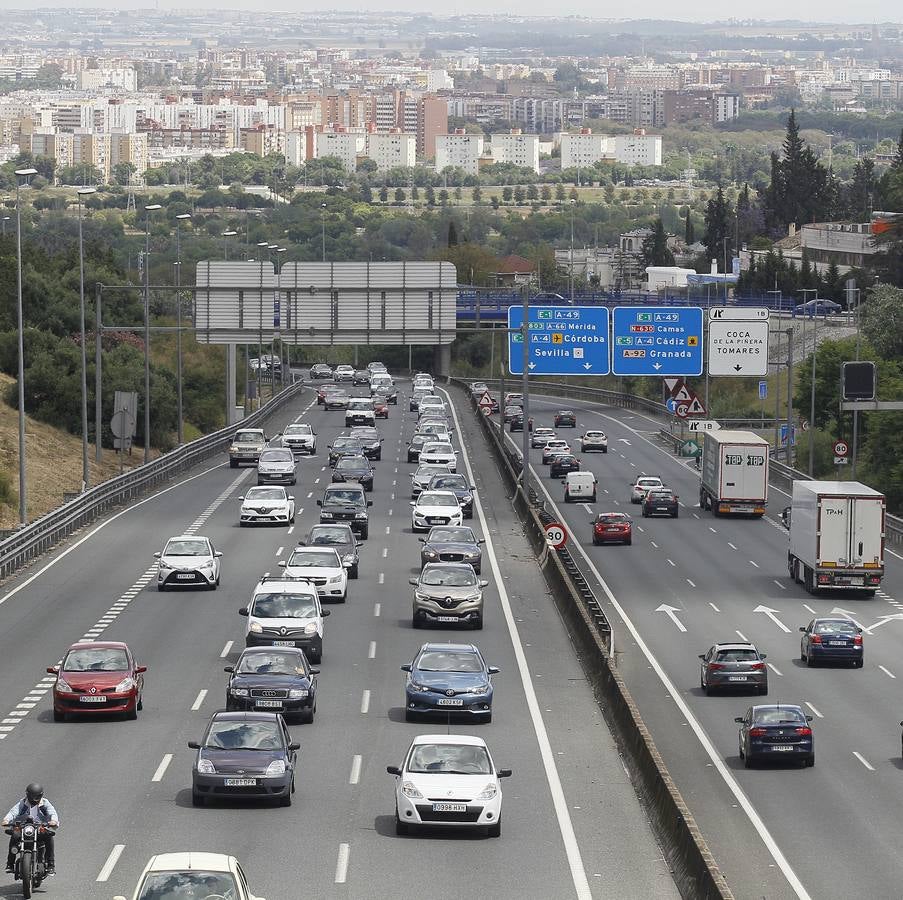 Tráfico intenso en la salida de Sevilla