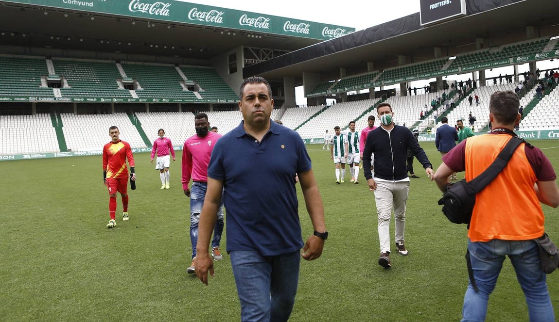 Las mejores imágenes del drama del descenso en el Córdoba CF - Cádiz B
