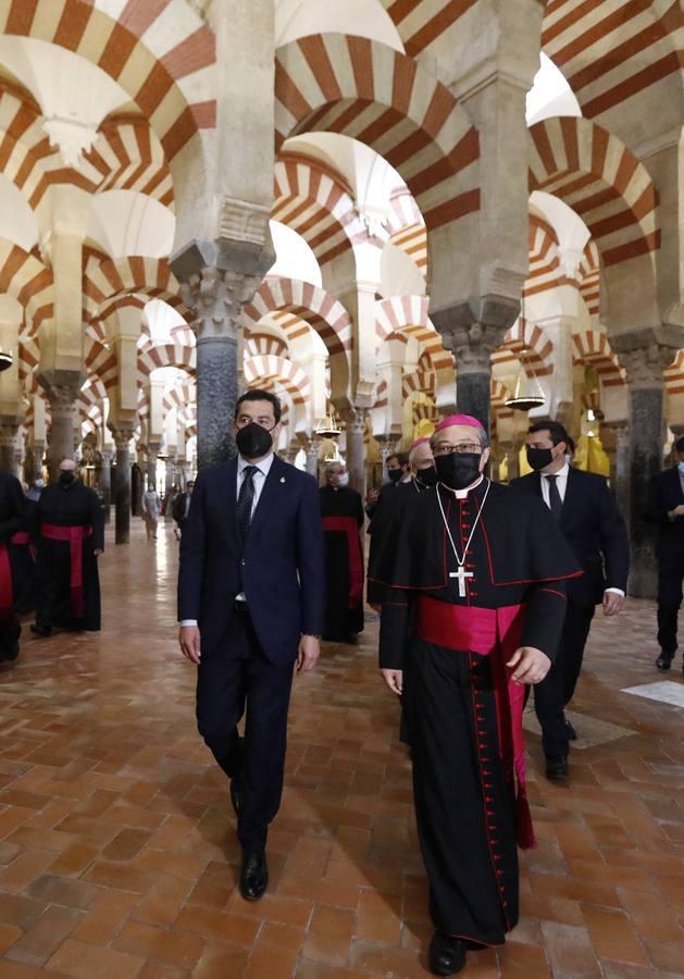 La visita del Nuncio del Papa y Juanma Moreno a las obras del Palacio Episcopal de Córdoba, en imágenes