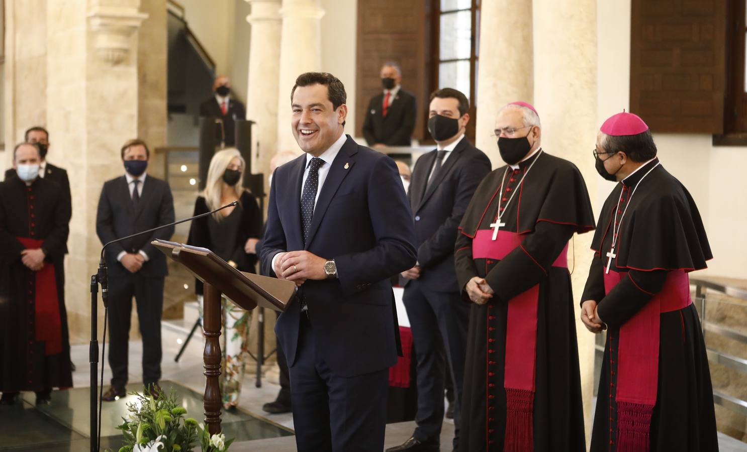 La visita del Nuncio del Papa y Juanma Moreno a las obras del Palacio Episcopal de Córdoba, en imágenes