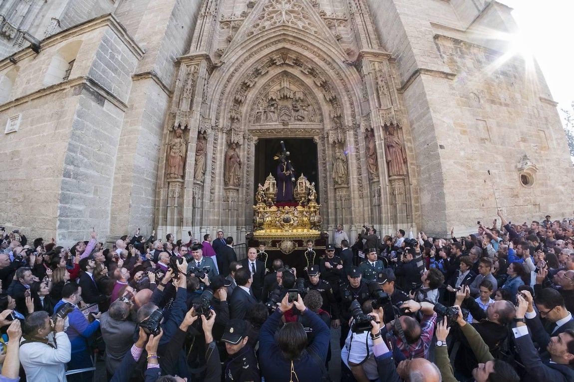 Salida extraordinaria del Gran Poder por el Año de la Misericordia. Año 2016