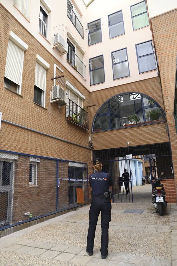 En imágenes, conmoción en Pino Montano por el asesinato de una mujer