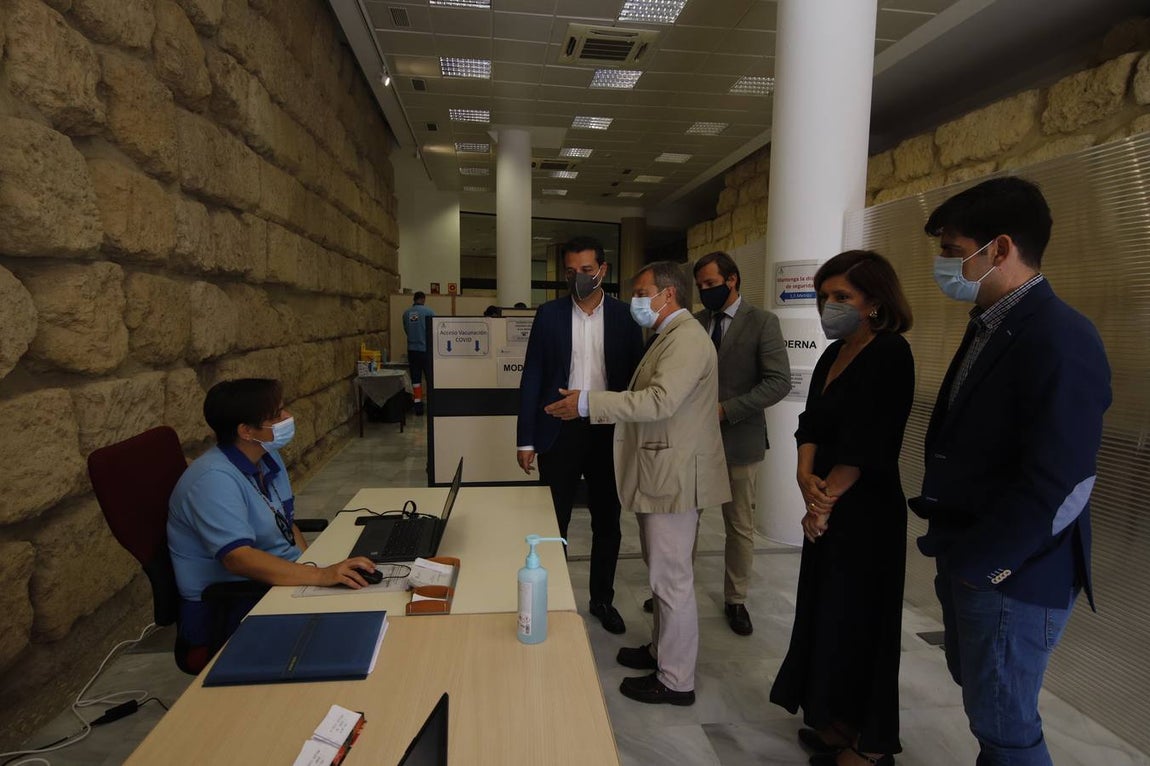 En imágenes, arranca la vacunación Covid en la sede del Ayuntamiento de Córdoba