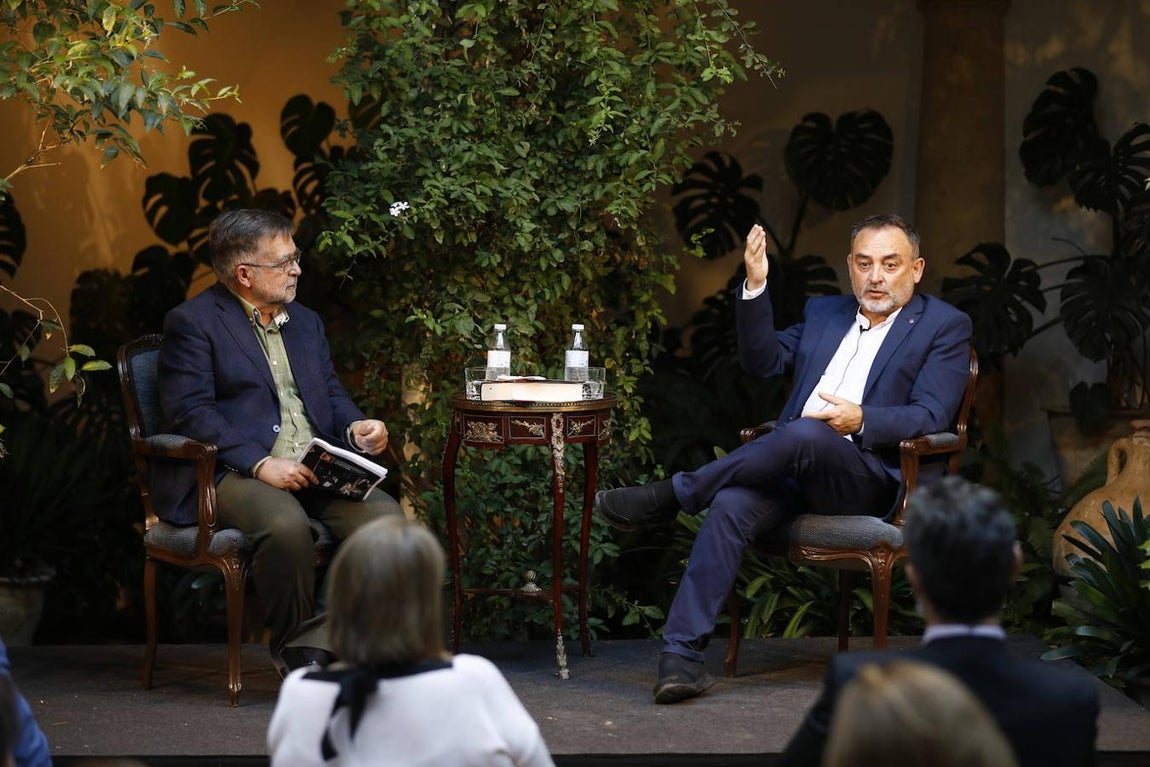 La presencia de Sánchez Adalid en el Foro Cultural de ABC Córdoba, en imágenes