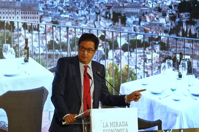 En imágenes, el presidente de Paradores, en la Mirada Económica de ABC Córdoba