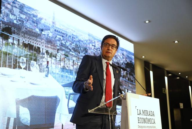 En imágenes, el presidente de Paradores, en la Mirada Económica de ABC Córdoba