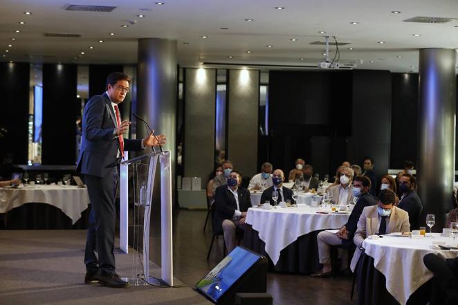En imágenes, el presidente de Paradores, en la Mirada Económica de ABC Córdoba