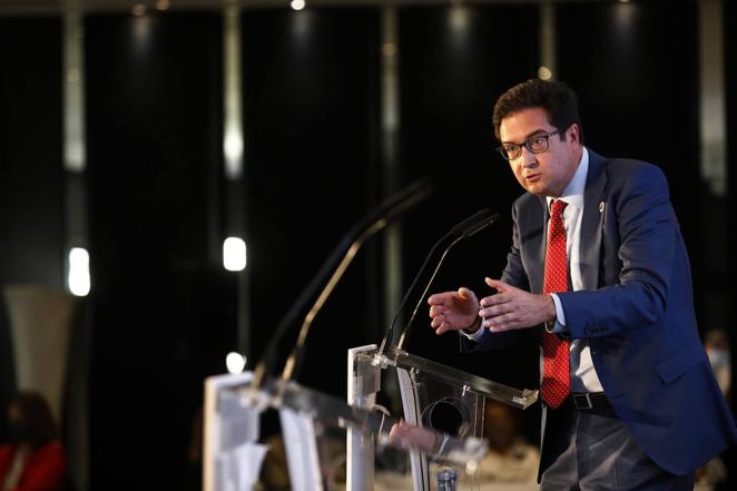 En imágenes, el presidente de Paradores, en la Mirada Económica de ABC Córdoba