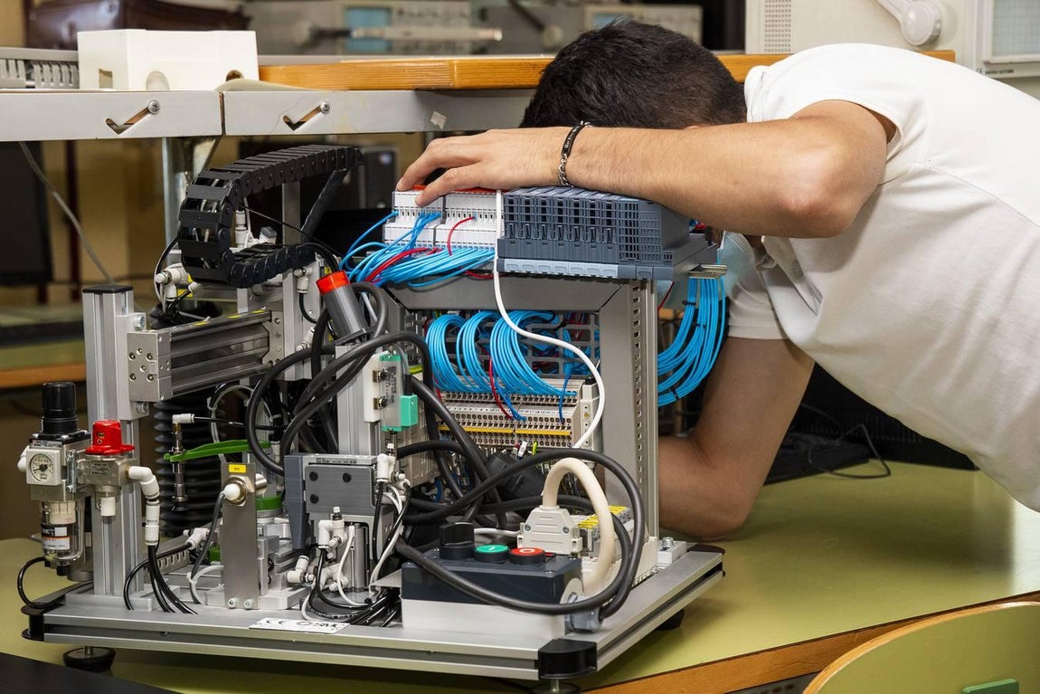 El centro de FP Antonio Brisquet de Camas: formación que compite de tú a tú con la universidad