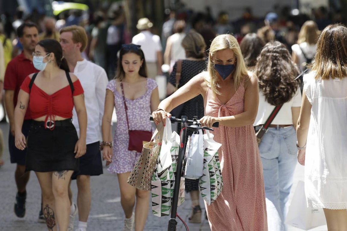El uso de la mascarilla en el centro de Sevilla ha sido mayoritario este sábado