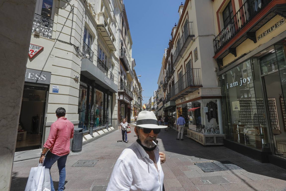 En imágenes, el Centro de Sevilla se queda sin toldos