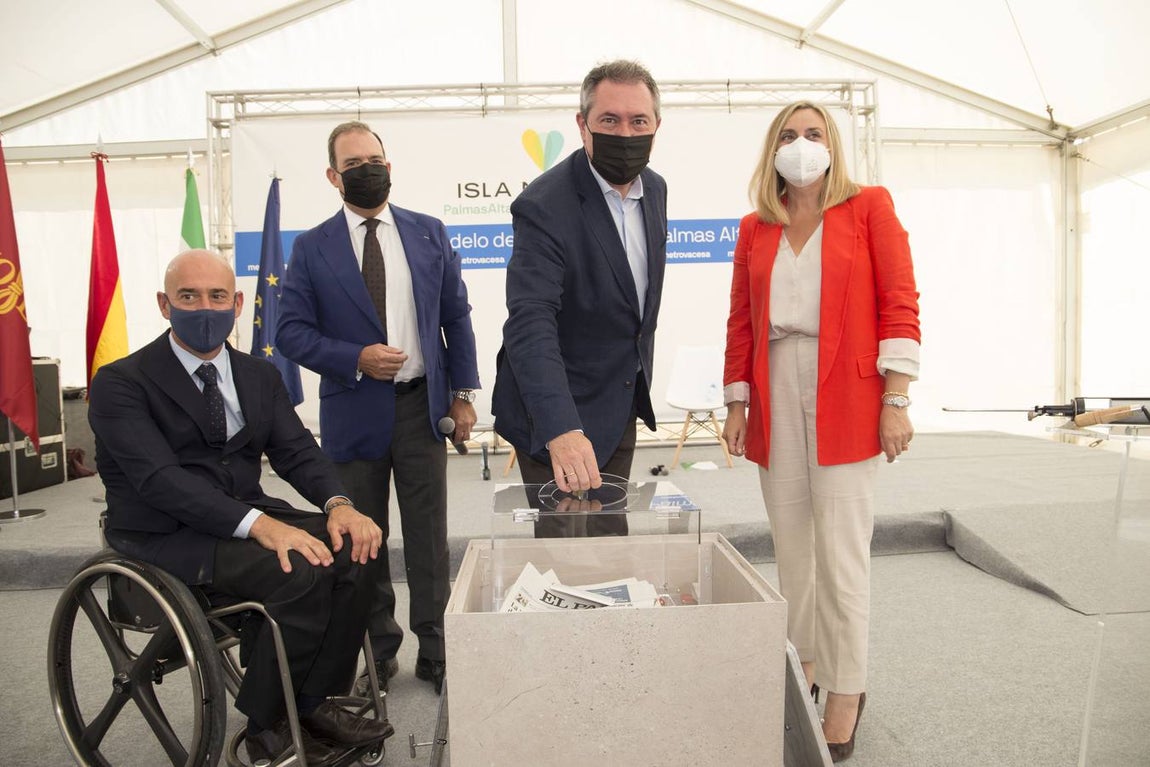 La promotora Metrovacesa ha puesto este jueves la primera piedra del nuevo barrio sevillano de Palmas Altas