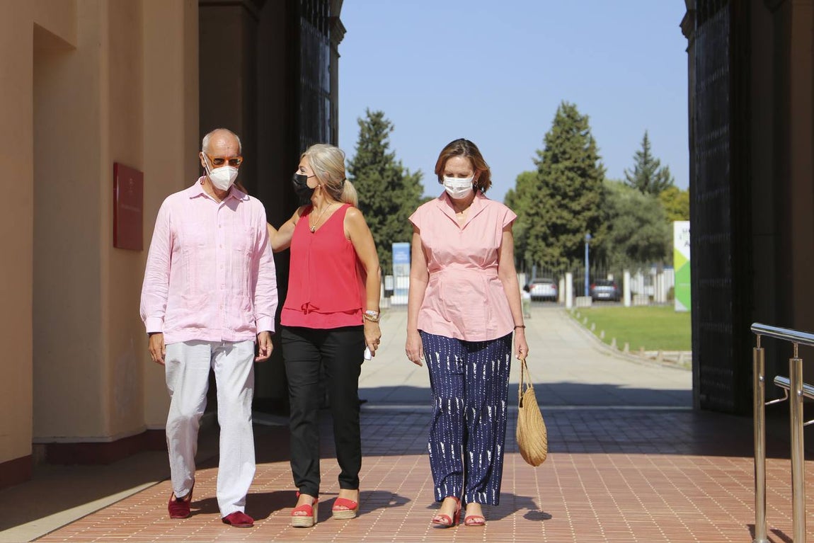 La donación supone la incorporación a la colección permanente de museo de un total de 47 obras. El CAAC inaugurará el 28 de octubre la exposición, 'La Máquina Española. Donación de Pepe Cobo'.