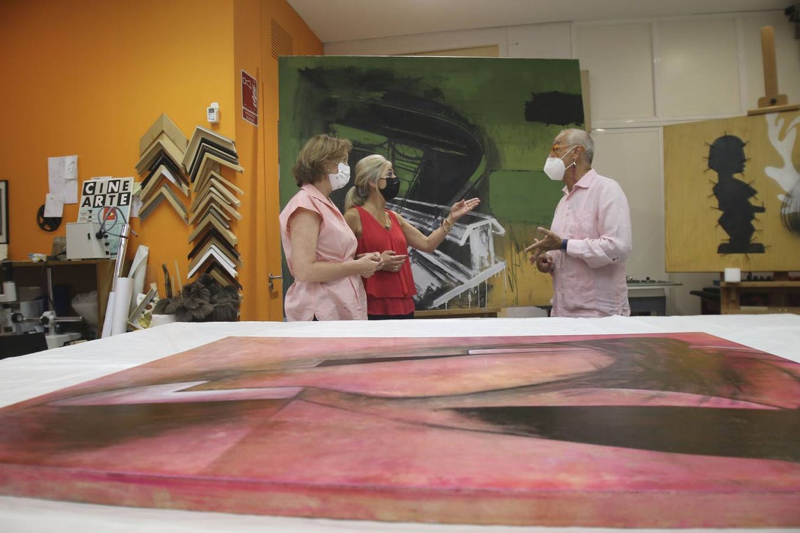 La donación supone la incorporación a la colección permanente de museo de un total de 47 obras. El CAAC inaugurará el 28 de octubre la exposición, 'La Máquina Española. Donación de Pepe Cobo'.