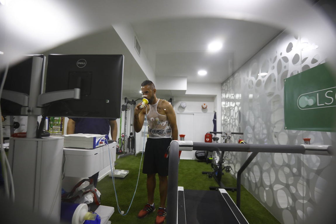 Los reconocimientos médicos de los fichajes del Córdoba CF, en imágenes